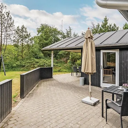 Three-bedroom Holiday In Casa vacanze *