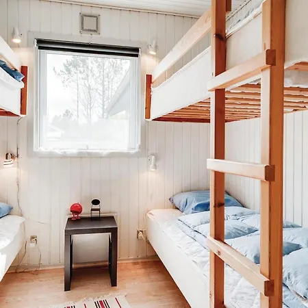 Three-bedroom Holiday In * Blåvand